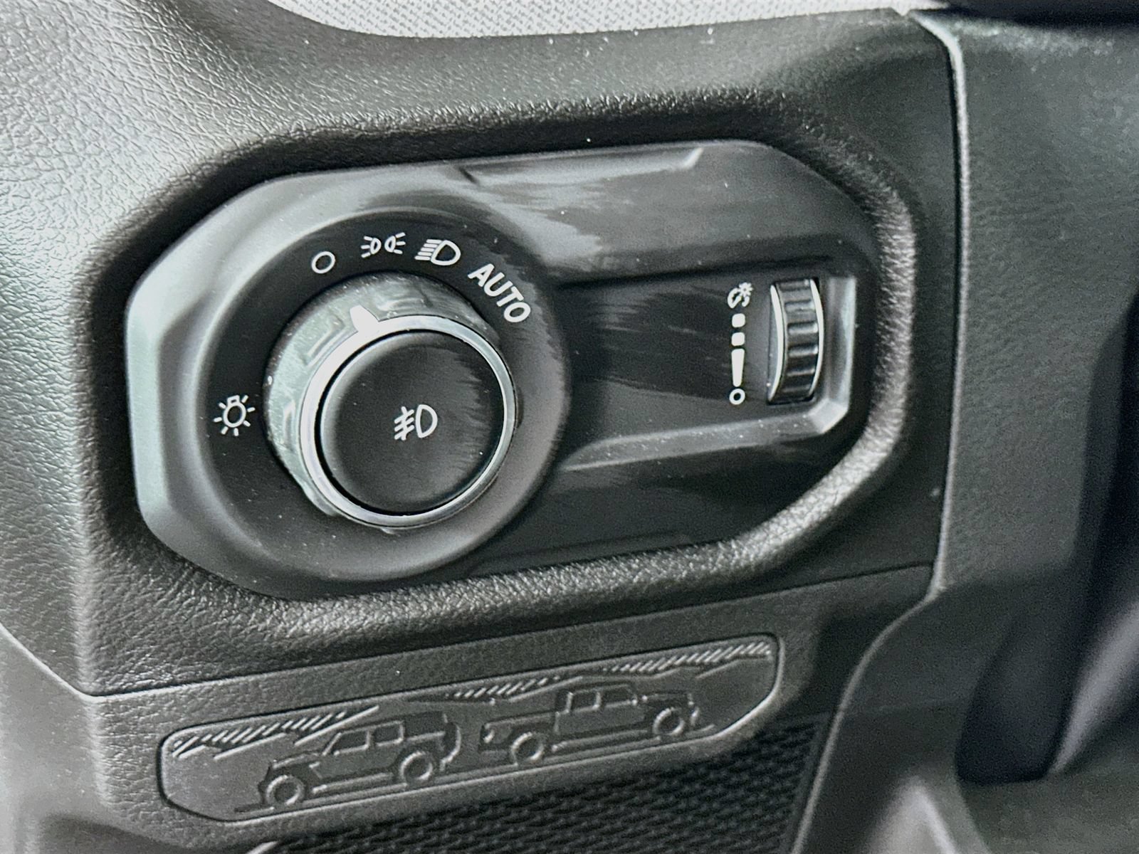 Used 2025 Jeep Wrangler Unlimited Sport AWD/4WD image 11