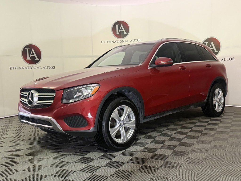 Used 2017 Mercedes-Benz GLC 300 4MATIC image 3