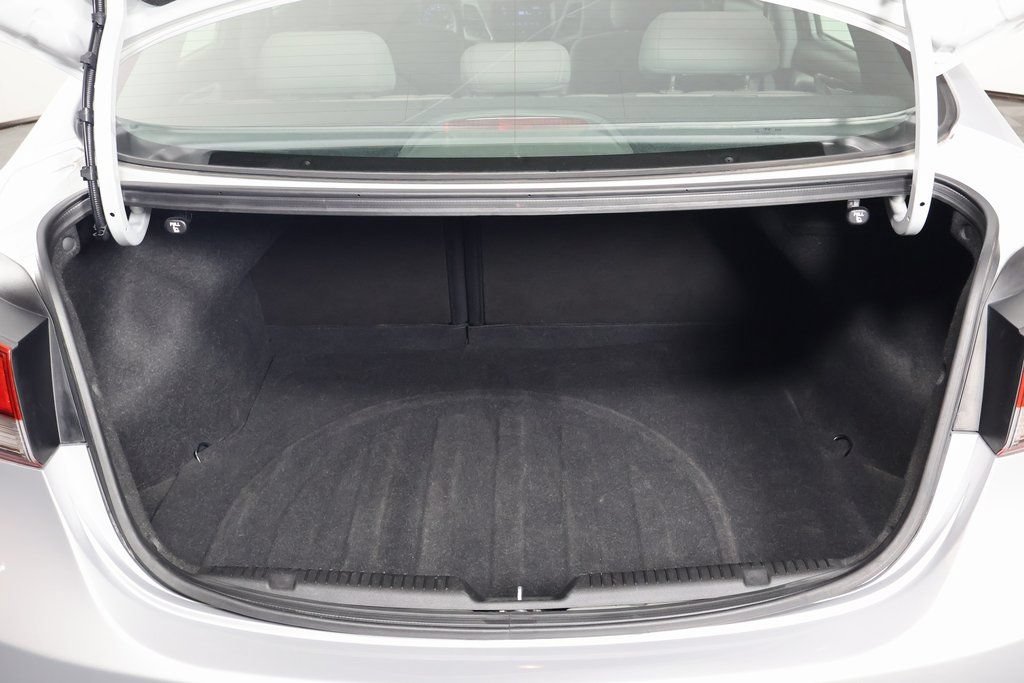 Used 2014 Hyundai Elantra SE FWD image 14