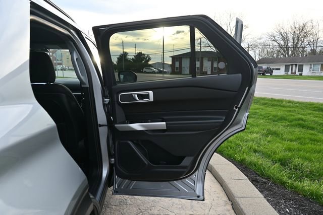 Used 2020 Ford Explorer XLT w/ Comfort Package AWD/4WD image 20