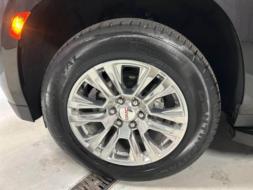 Used 2024 GMC Yukon XL Denali AWD/4WD image 9