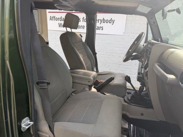 Used 2008 Jeep Wrangler Unlimited Sahara AWD/4WD image 11