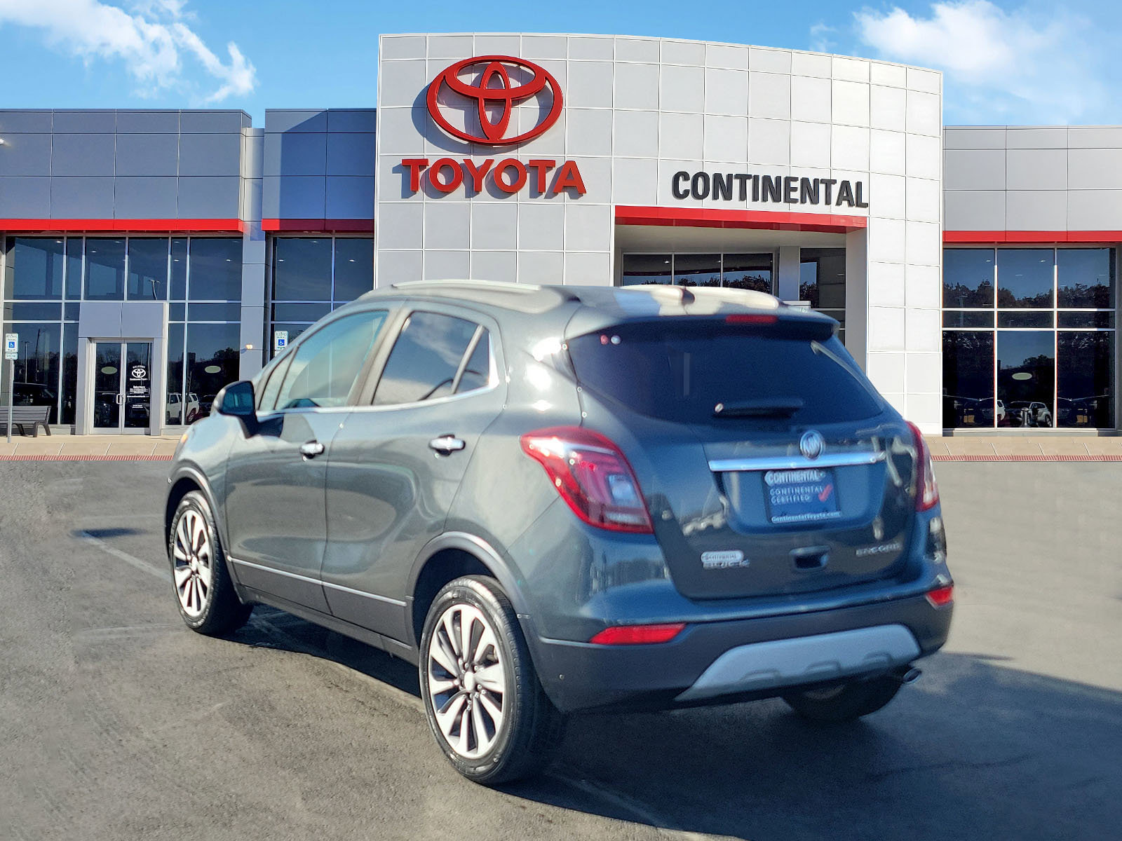 Used 2018 Buick Encore Preferred image 4