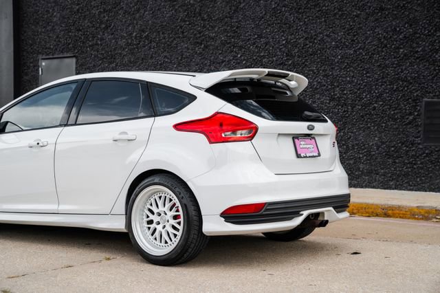 Used 2016 Ford Focus ST image 47