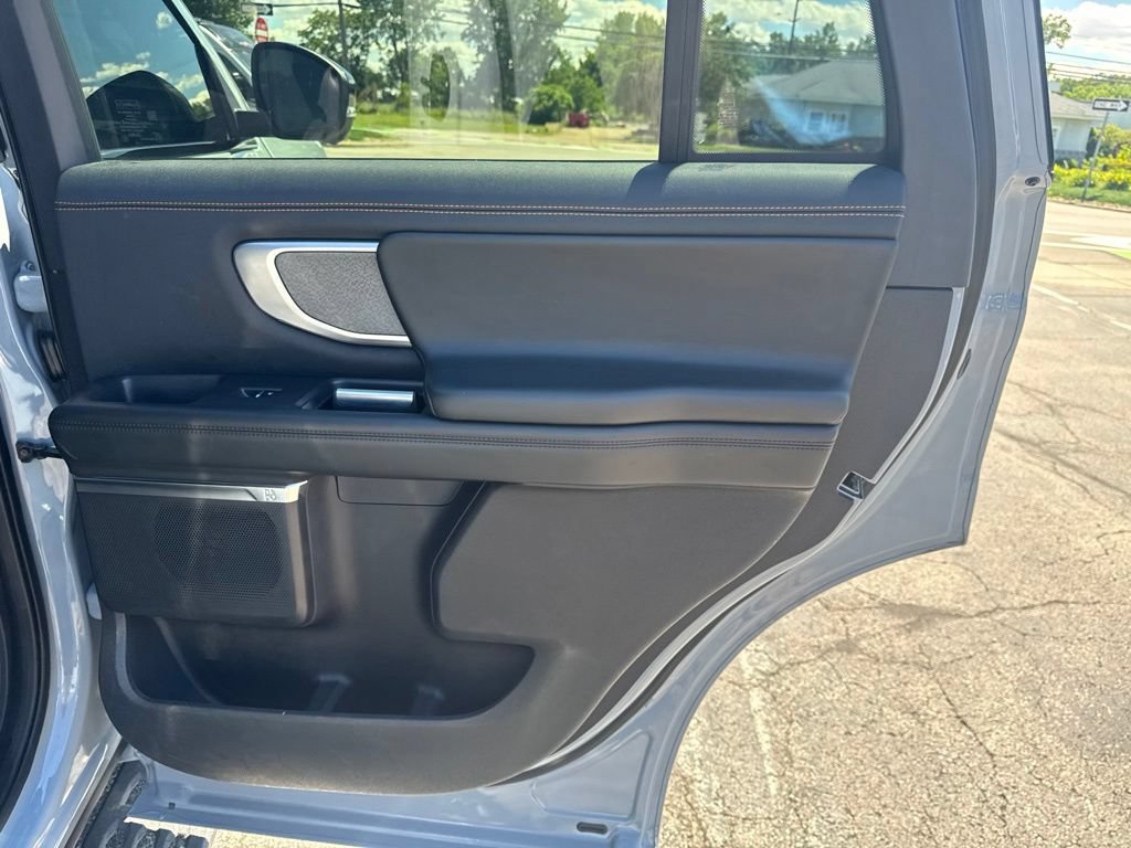 Used 2025 Ford Expedition Tremor AWD/4WD image 47