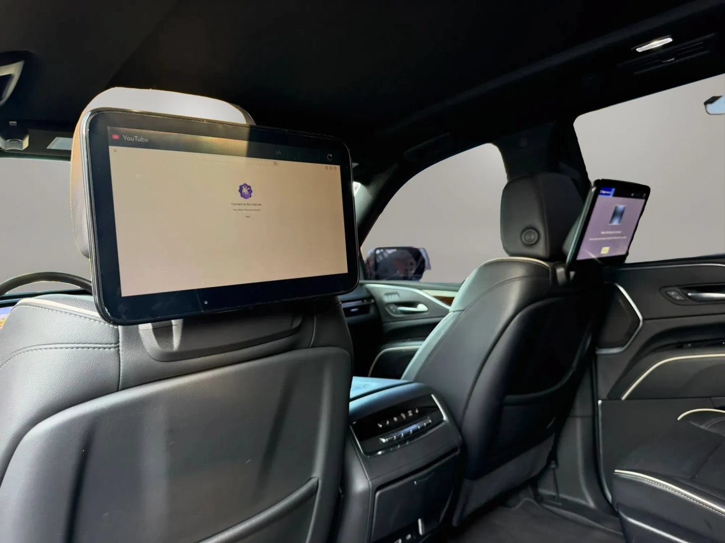 Used 2023 Cadillac Escalade Premium Luxury RWD image 44
