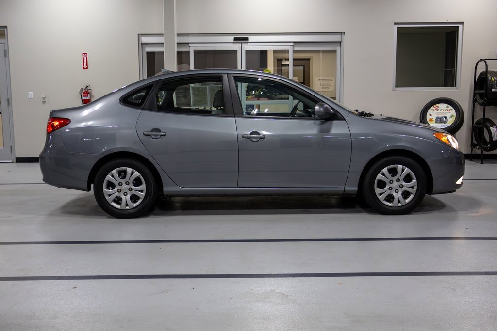 Used 2010 Hyundai Elantra GLS image 6