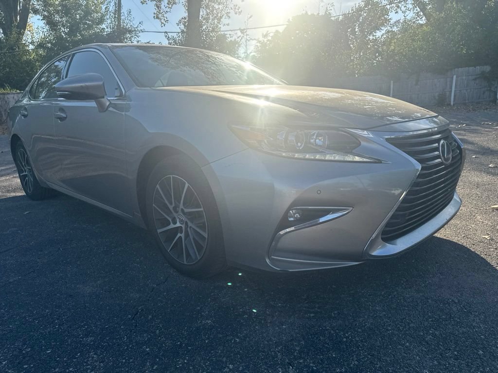 Used 2016 Lexus ES 350 w/ Premium Package w/Wood Trim FWD image 7