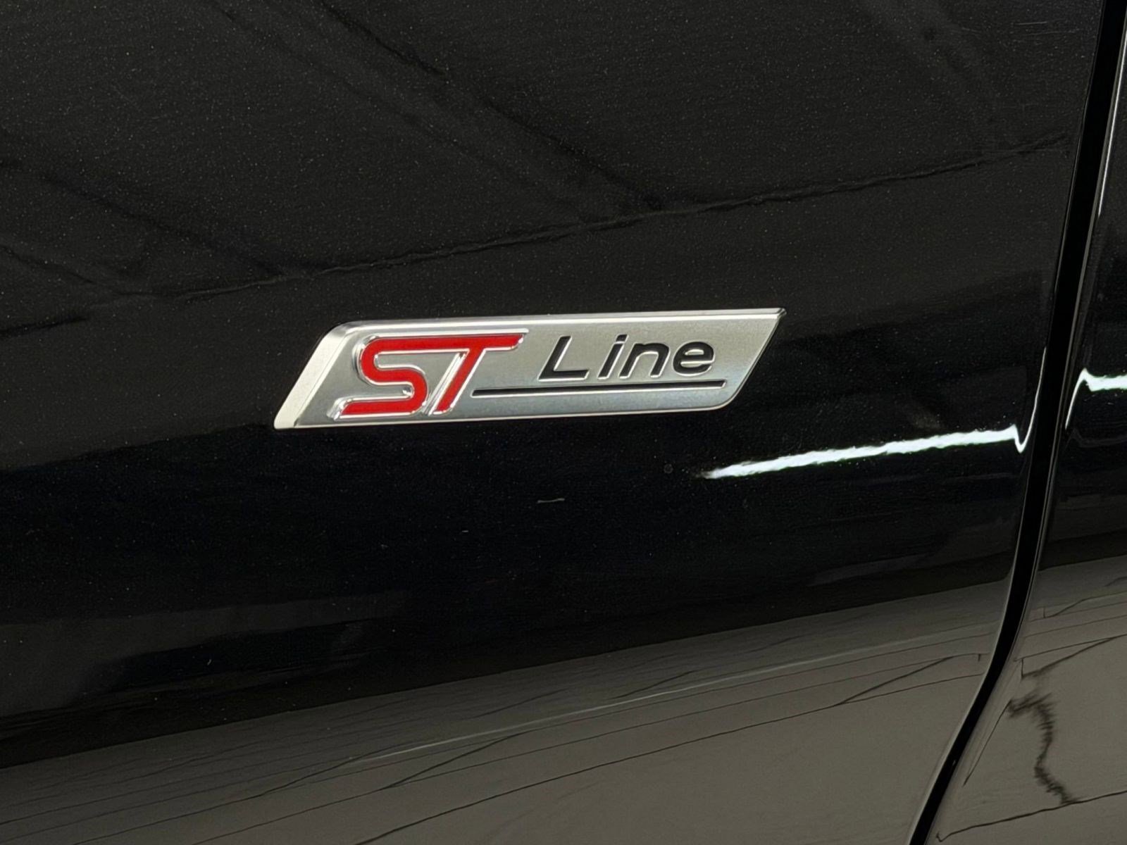 Used 2025 Ford Explorer ST-Line w/ ST-Line Street Pack image 36
