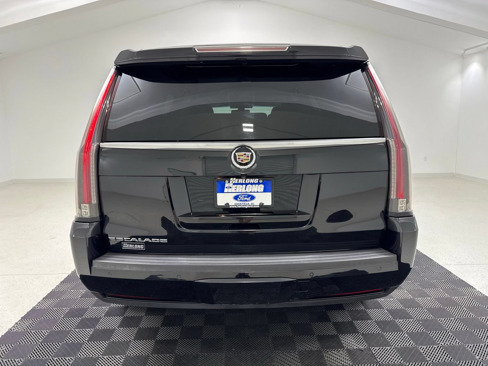 Used 2015 Cadillac Escalade 4WD image 6