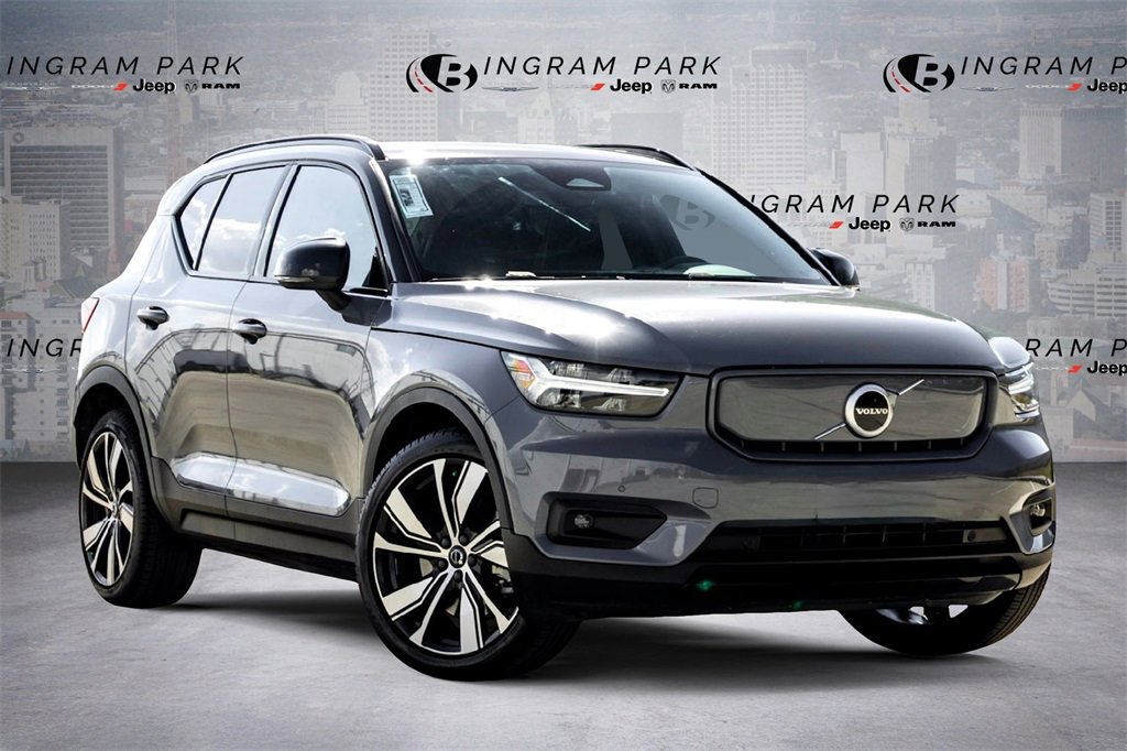 Used 2021 Volvo XC40 P8 Recharge image 1