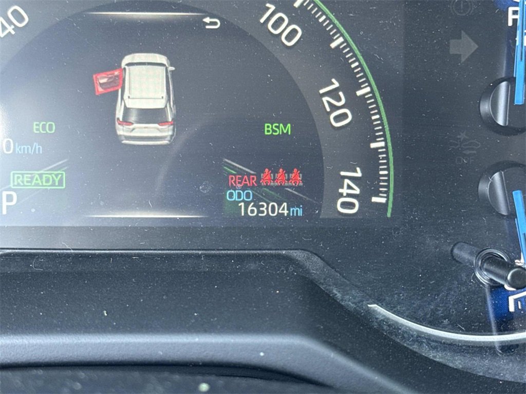 Used 2025 Toyota RAV4 XLE image 15