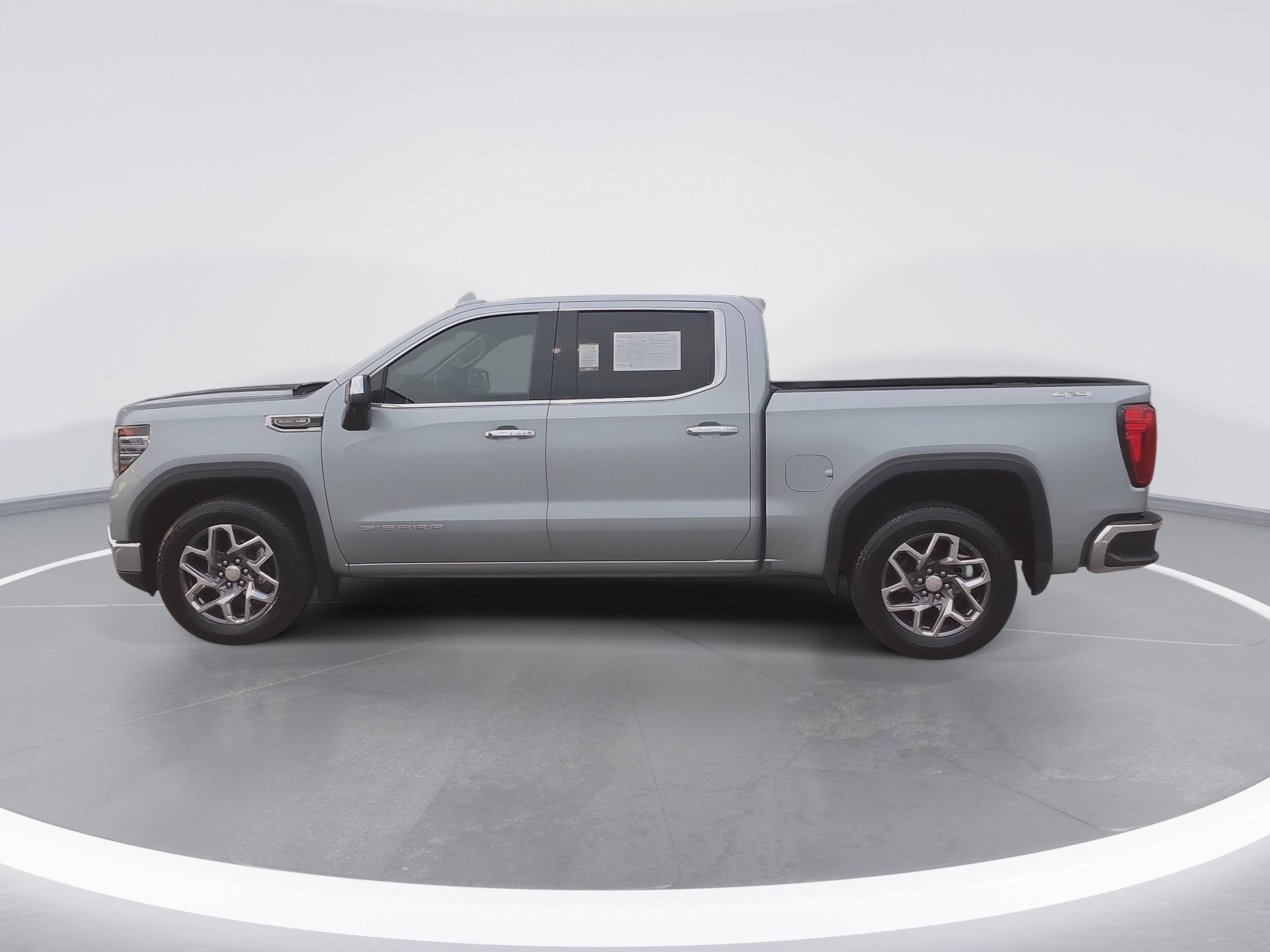 Used 2025 GMC Sierra 1500 SLT AWD/4WD image 6