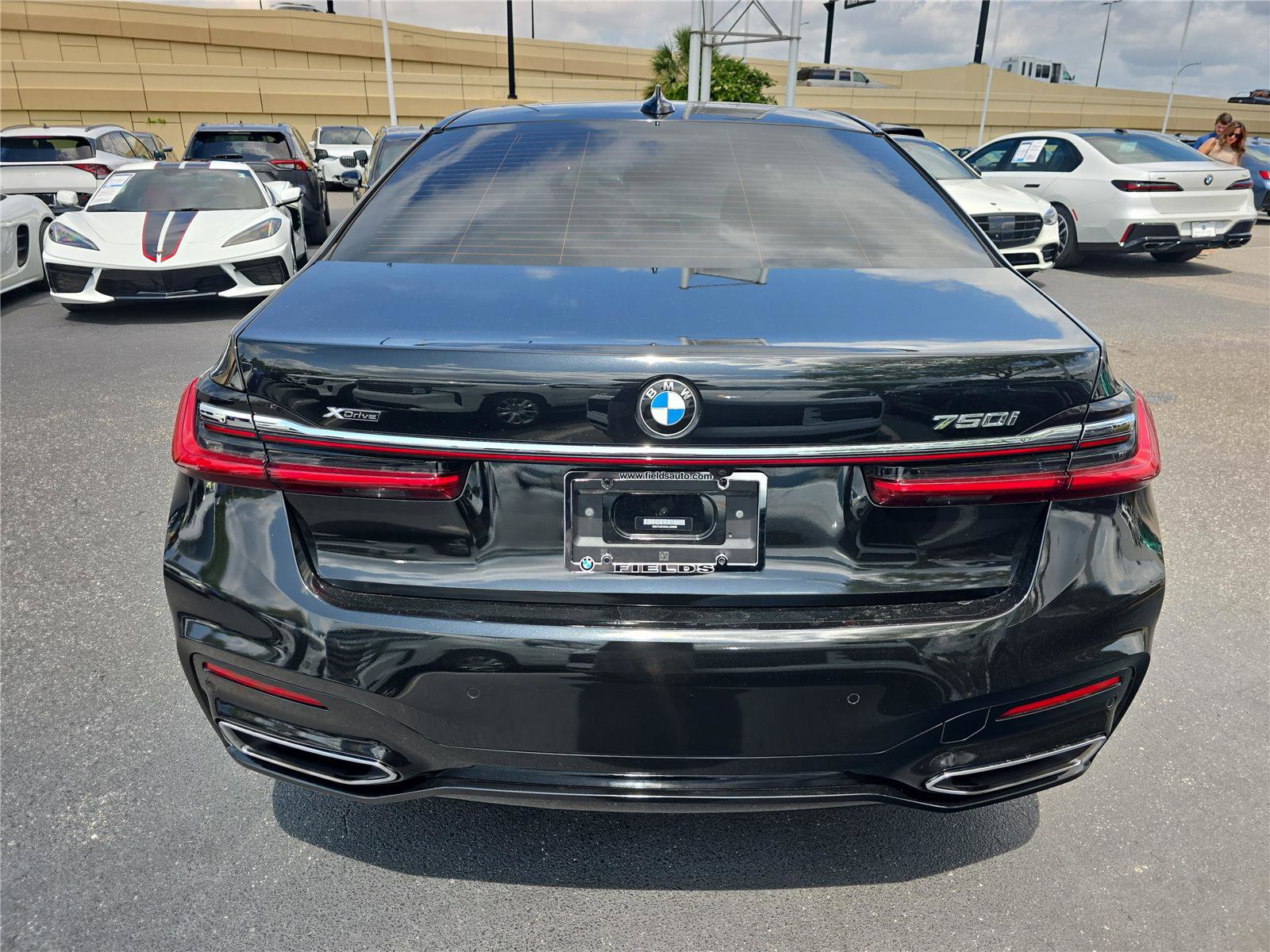 Used 2022 BMW 750i xDrive w/ Executive Package AWD/4WD image 3
