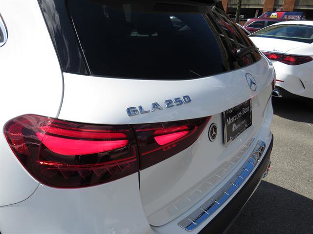 Used 2025 Mercedes-Benz GLA 250 4MATIC image 26