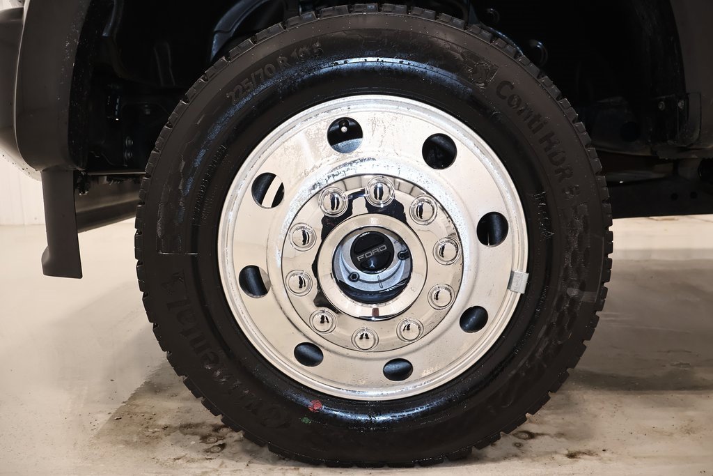 Certified 2022 Ford F450 Platinum w/ FX4 Off-Road Package image 45