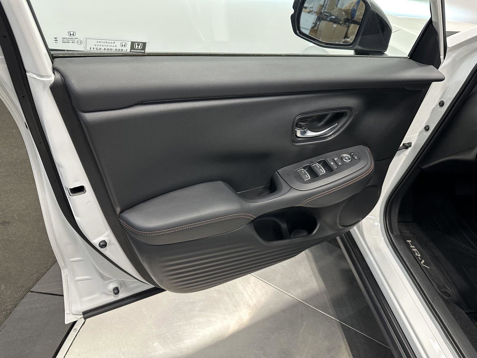 Certified 2025 Honda HR-V Sport image 13