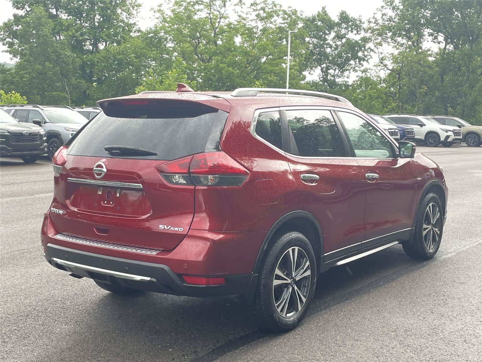 Used 2019 Nissan Rogue SV w/ Sun & Sound Touring Package AWD/4WD image 5
