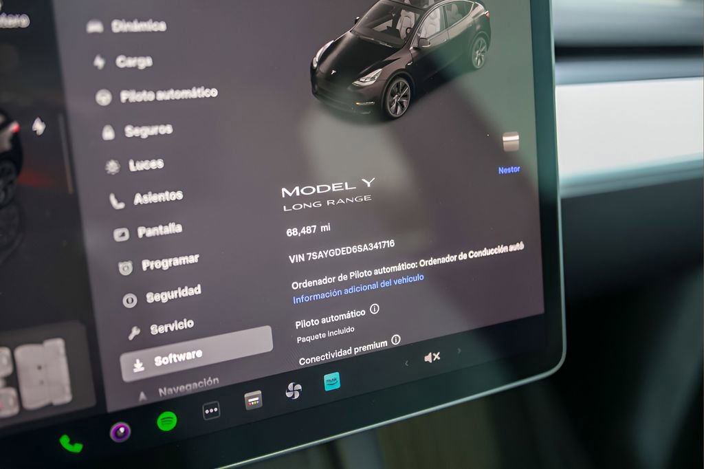 Used 2025 Tesla Model Y Long Range image 17