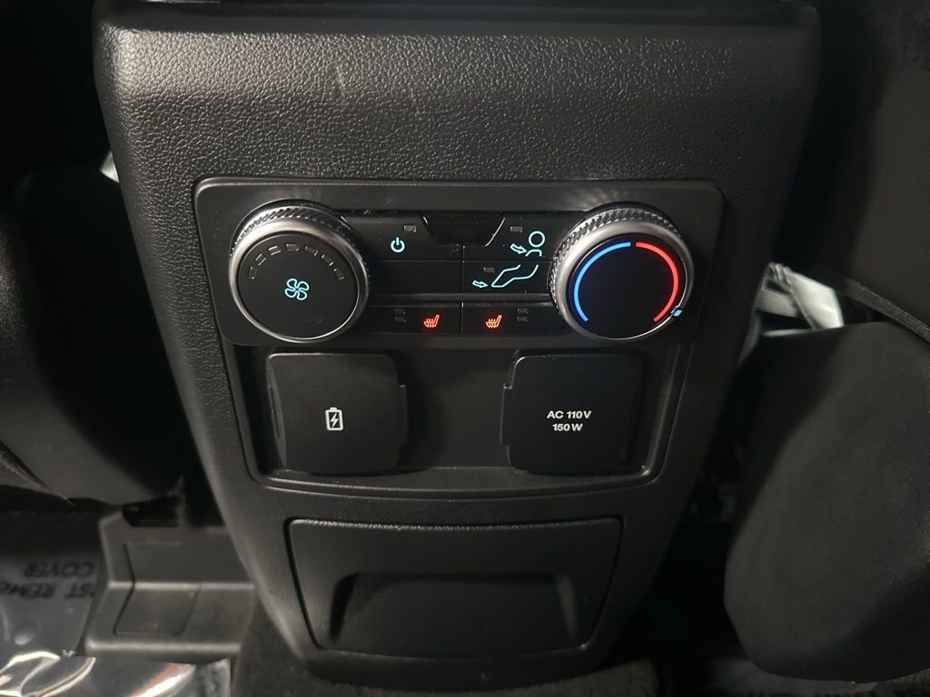 Used 2022 Ford Explorer Platinum w/ Equipment Group 601A AWD/4WD image 33