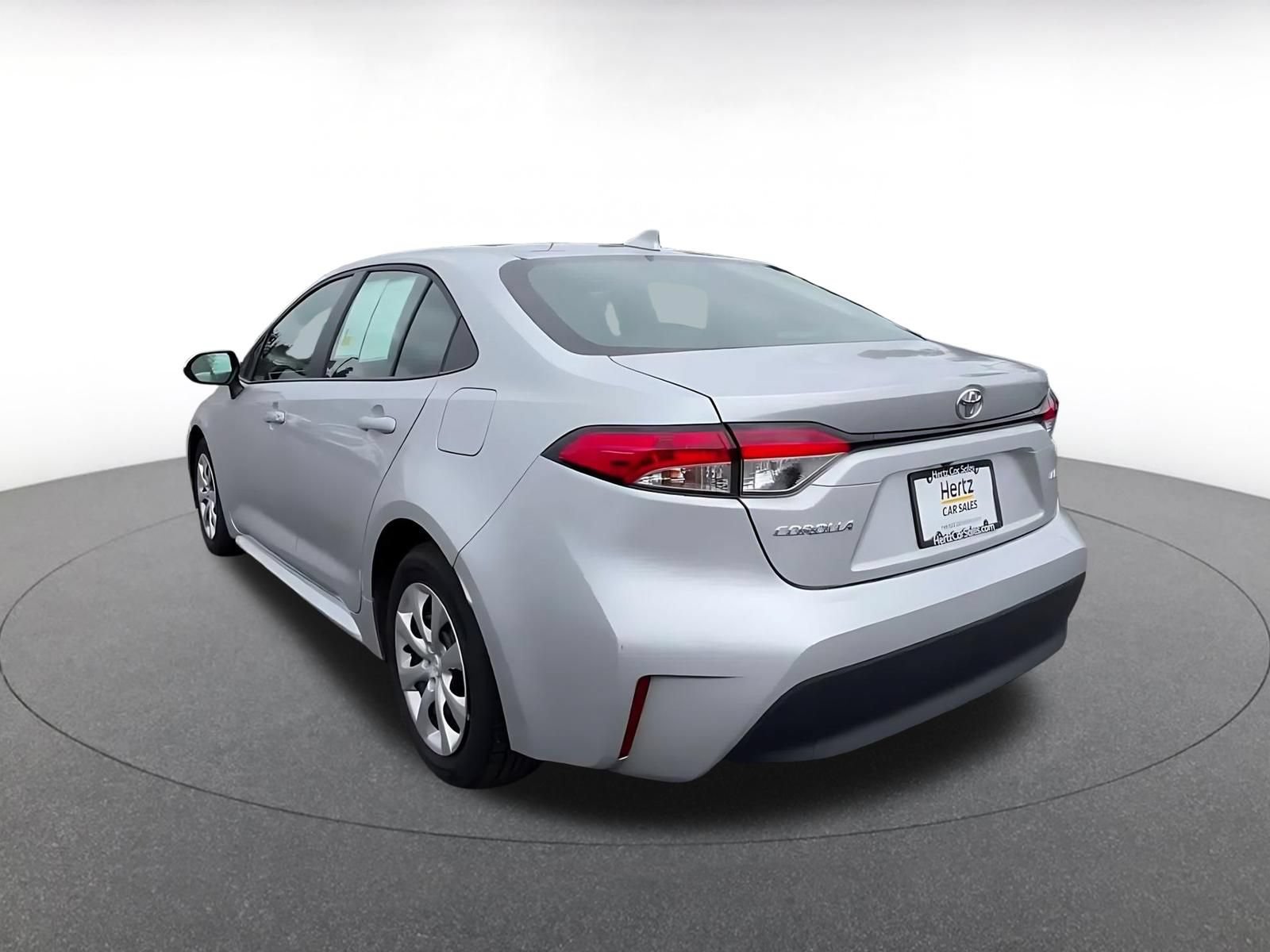 Used 2025 Toyota Corolla LE FWD image 11