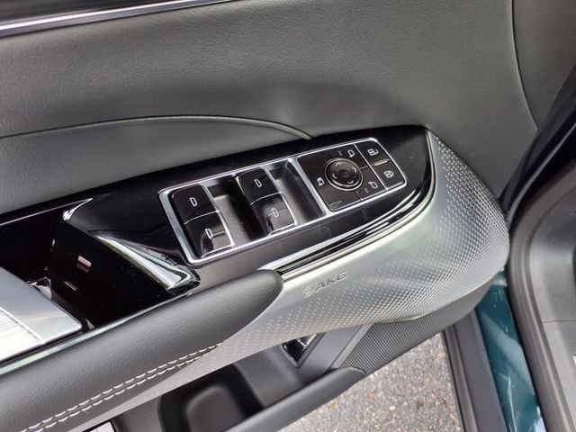 New 2025 Cadillac Lyriq Luxury w/ LPO, Floor Liner Package image 27