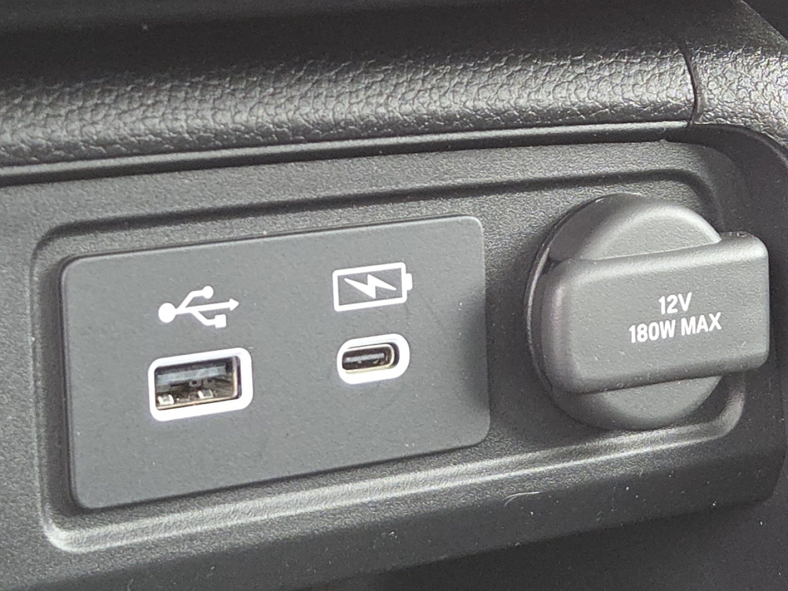 Used 2025 Honda Pilot Black Edition image 33