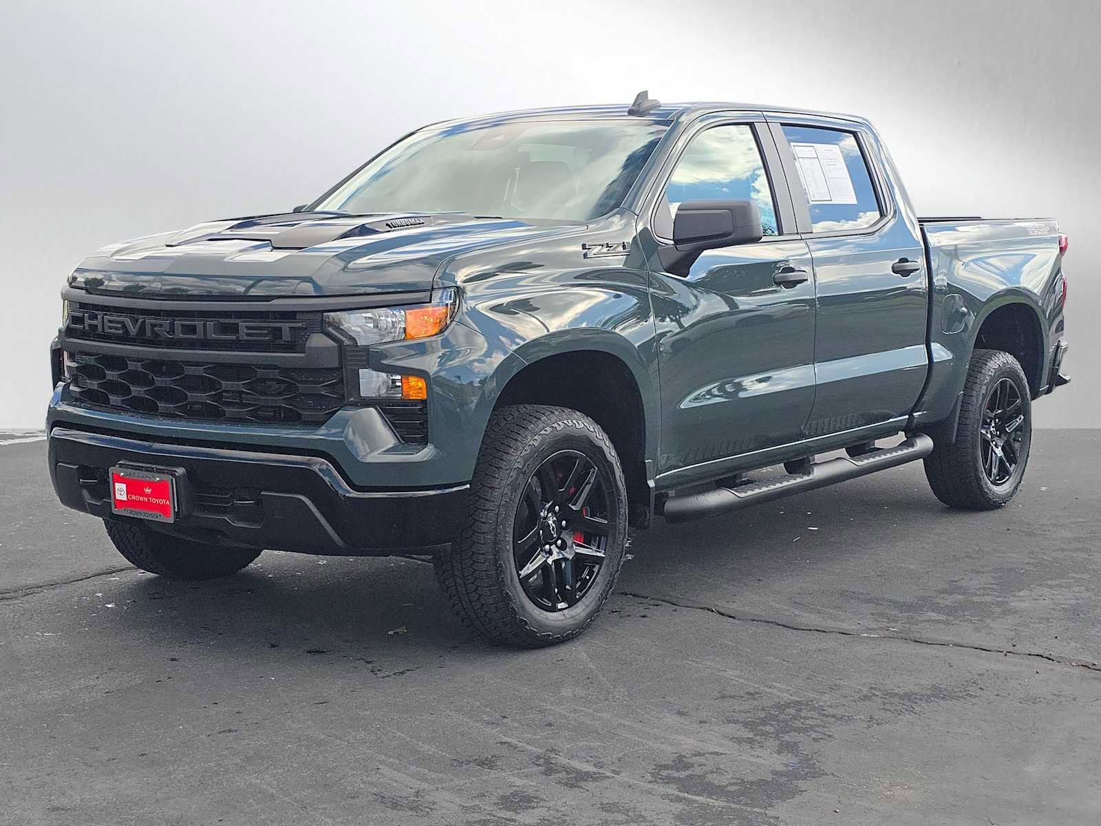 Used 2025 Chevrolet Silverado 1500 Custom Trail Boss w/ Turbomax Blackout Package image 7