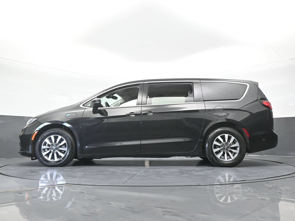 Used 2023 Chrysler Pacifica Touring-L FWD image 62