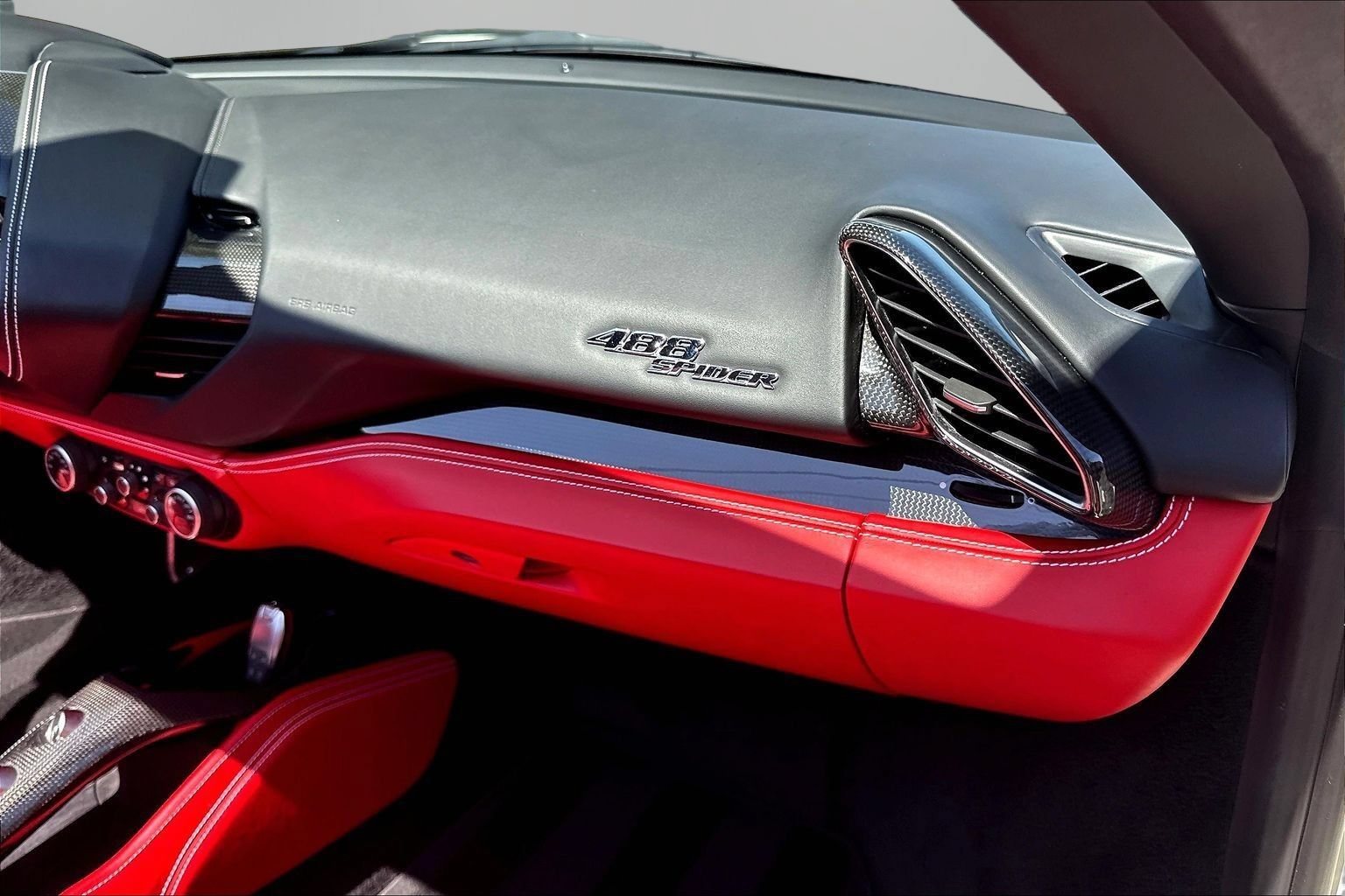 Used 2019 Ferrari 488 Spider RWD image 21