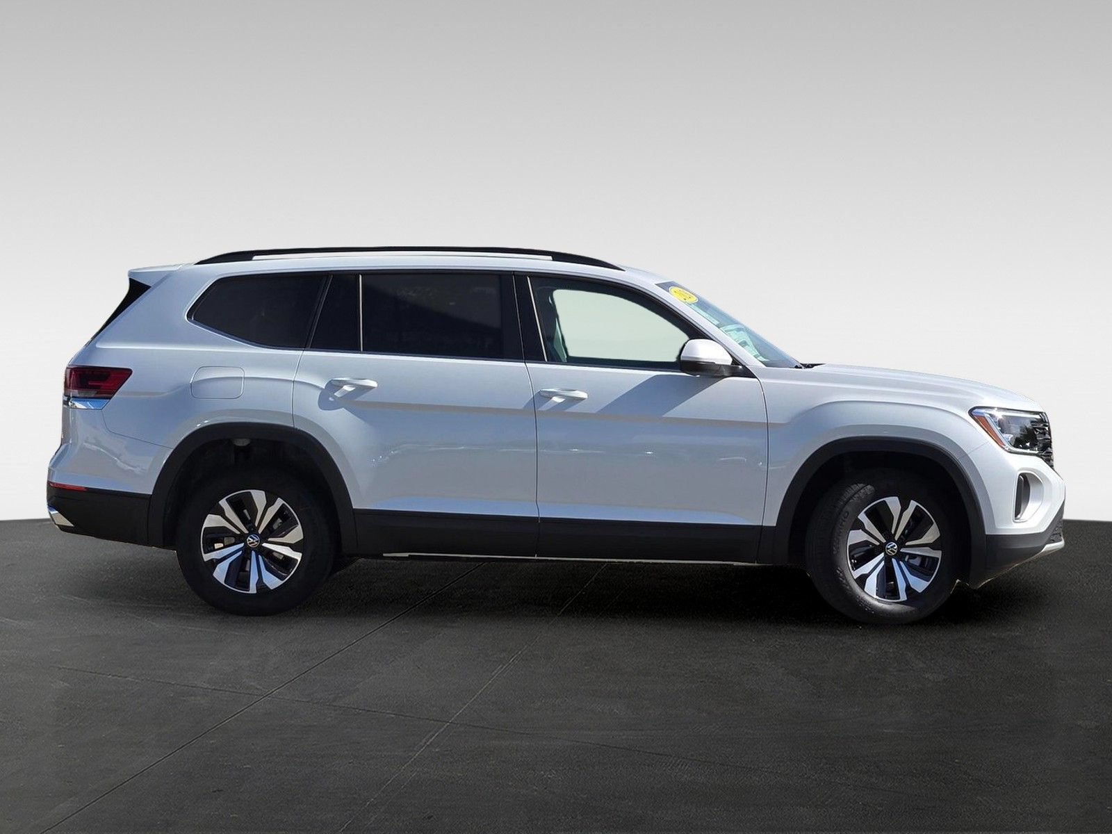 New 2026 Volkswagen Atlas SE FWD image 3