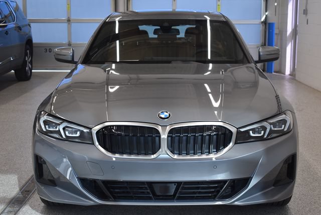 New 2026 BMW 330i xDrive Sedan w/ Convenience Package AWD/4WD image 3