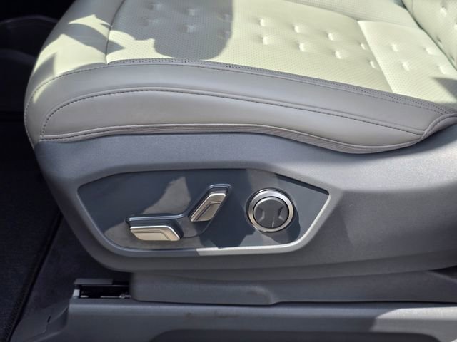 Certified 2024 Kia EV9 Wind AWD/4WD image 28