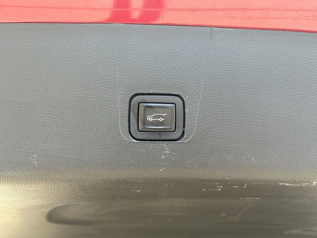 Used 2023 Chevrolet Traverse RS w/ LPO, Floor Liner Package AWD/4WD image 30