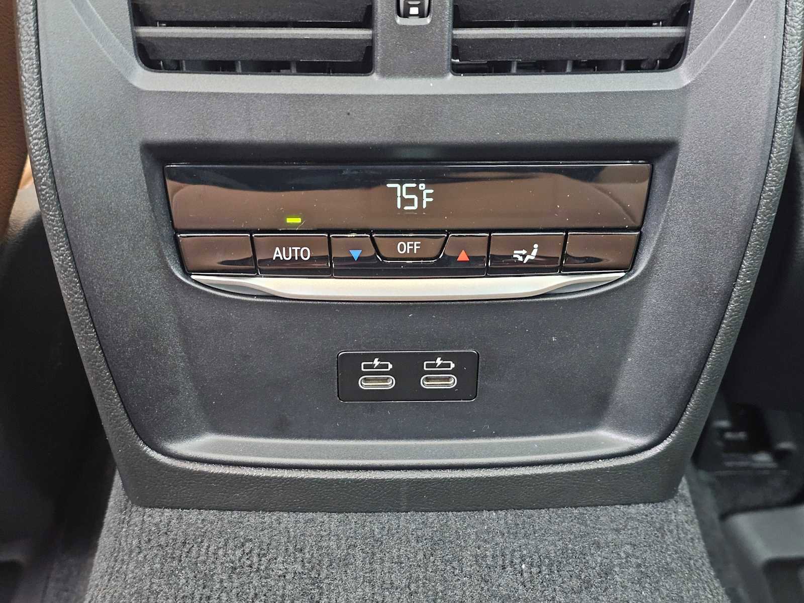 Used 2025 BMW 330i xDrive Sedan w/ Premium Package image 17