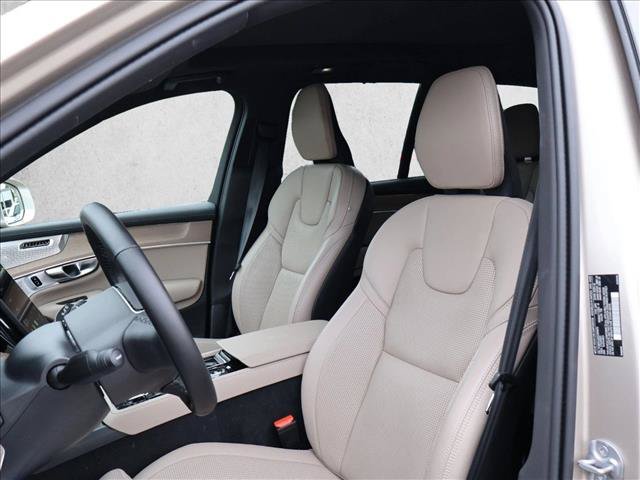 Used 2025 Volvo XC90 B5 Ultra w/ Protection Package Premier AWD/4WD image 15