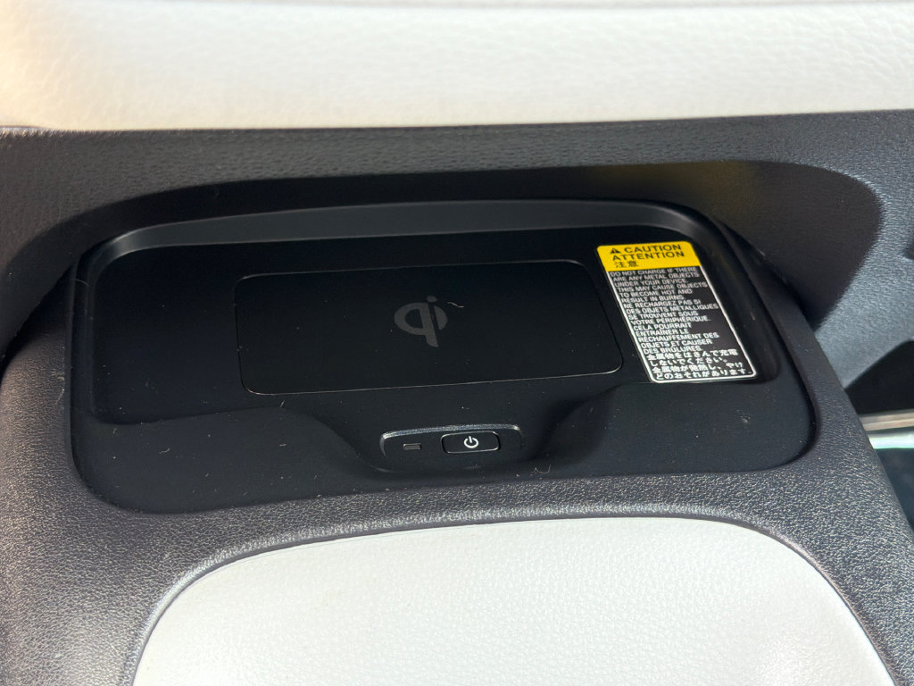 Used 2025 Toyota Corolla SE w/ SE Premium Package FWD image 31