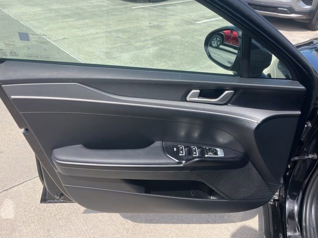 Used 2025 Kia K5 LXS image 12