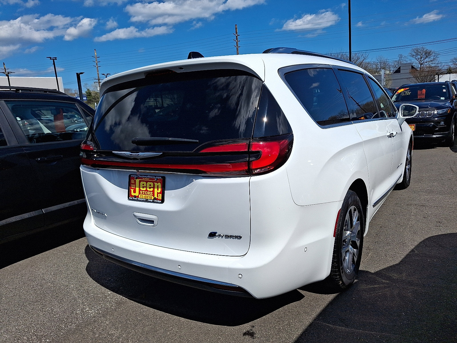 Certified 2024 Chrysler Pacifica Pinnacle image 6