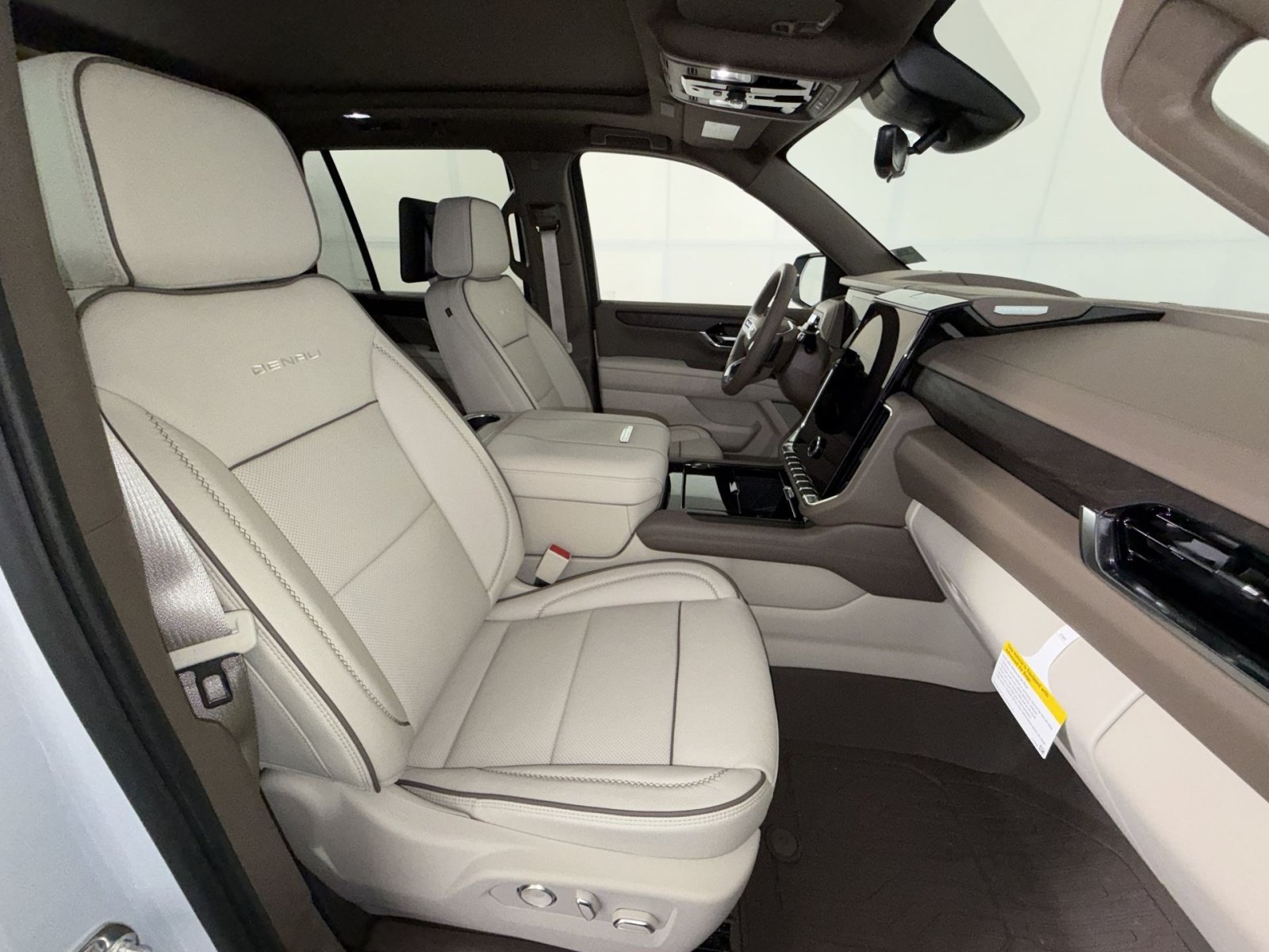 New 2026 GMC Yukon Denali w/ Denali Reserve Package AWD/4WD image 28