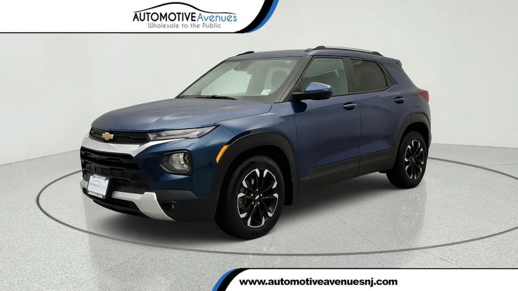 Used 2021 Chevrolet TrailBlazer LT w/ Convenience Package FWD image 1