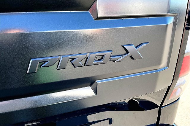New 2026 Nissan Frontier Pro-X w/ Pro-X Convenience Package RWD image 9
