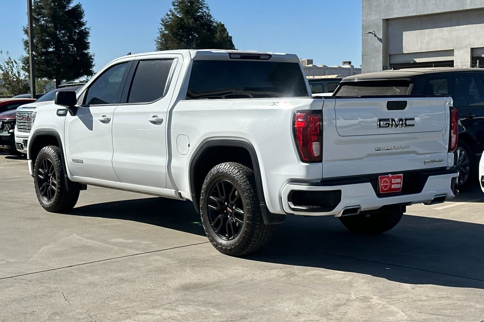 Used 2022 GMC Sierra 1500 Elevation AWD/4WD image 18