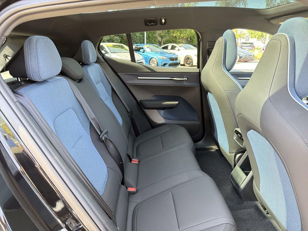 Used 2025 Volvo EX30 Plus w/ Protection Package Premier image 28