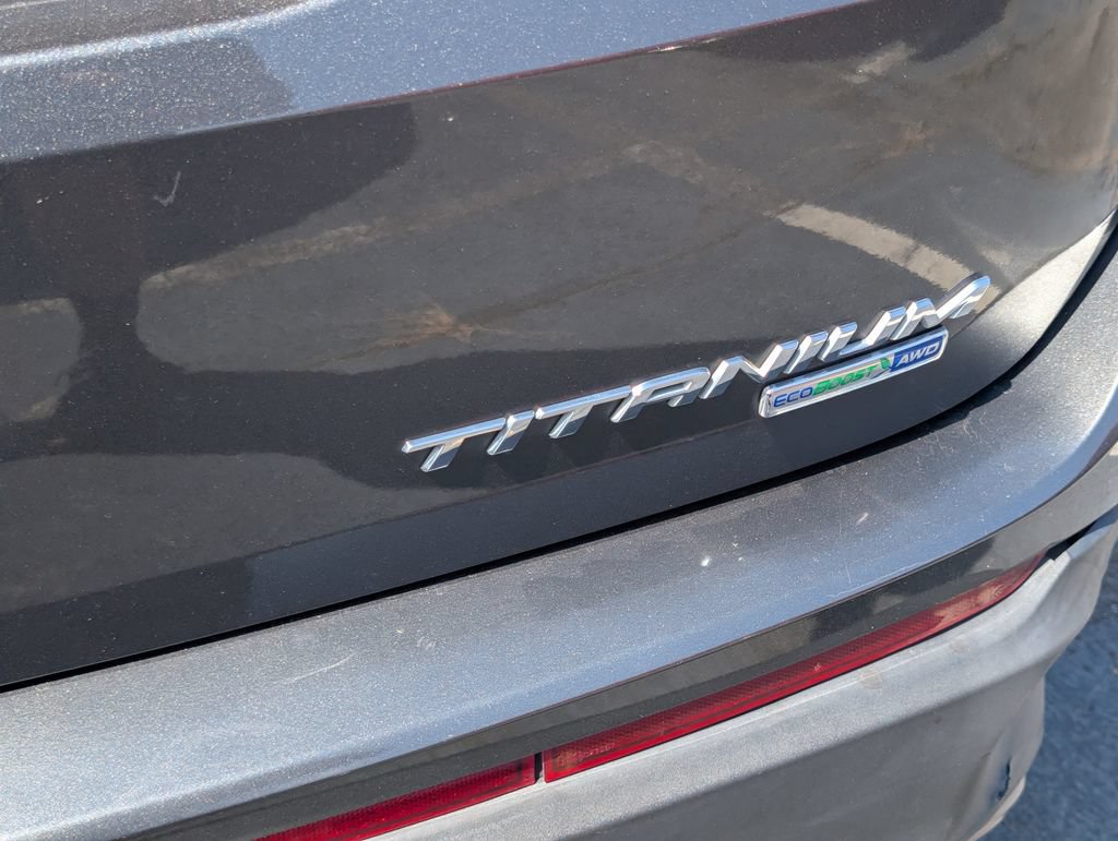 Used 2016 Ford Edge Titanium w/ Equipment Group 302A AWD/4WD image 18