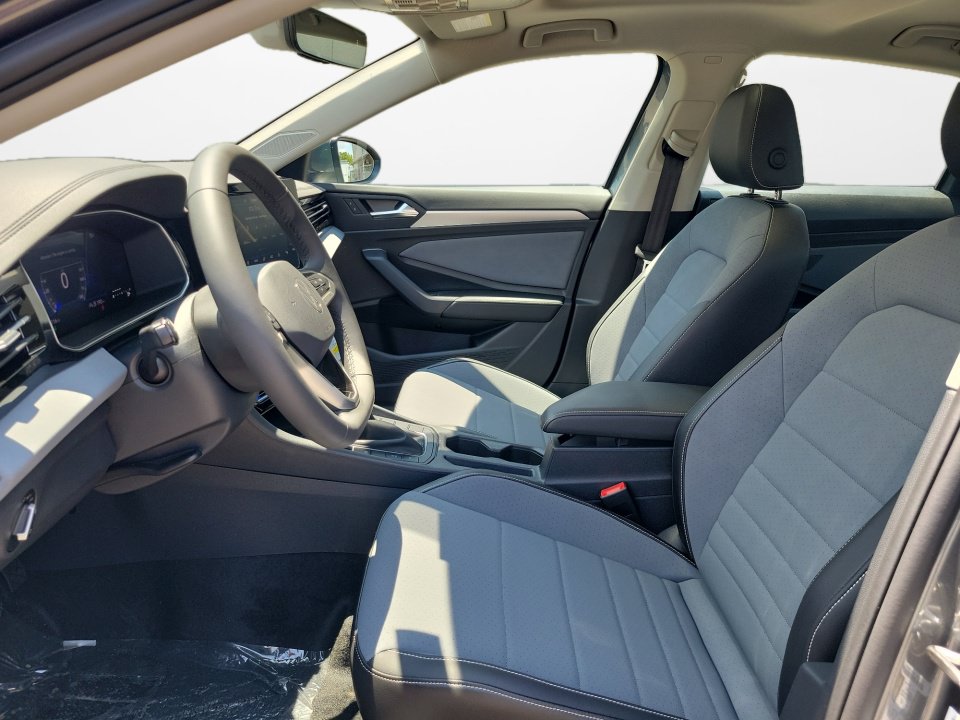 New 2026 Volkswagen Jetta SE FWD image 9