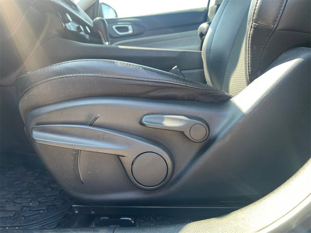 Used 2022 Jeep Compass Latitude image 13