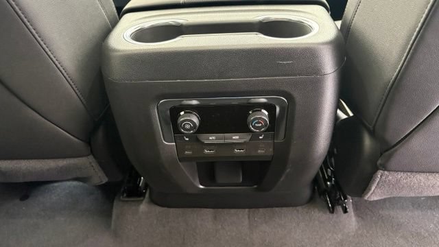 New 2026 Chevrolet Suburban Premier AWD/4WD image 35