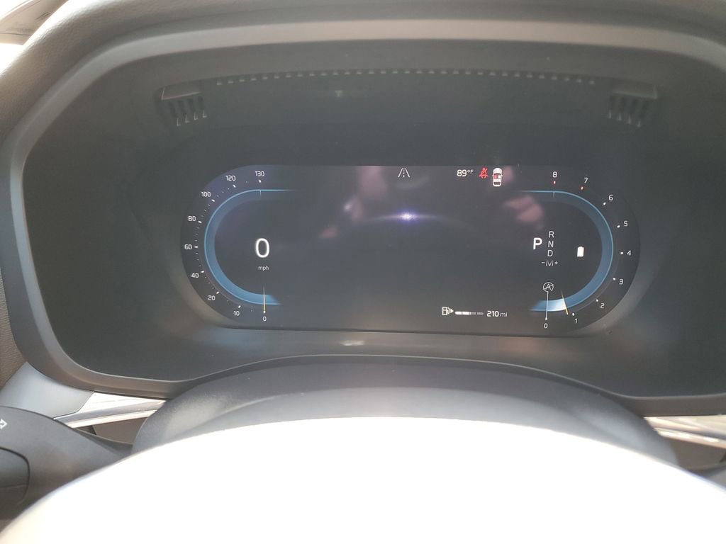 Used 2024 Volvo XC60 B5 Core image 30