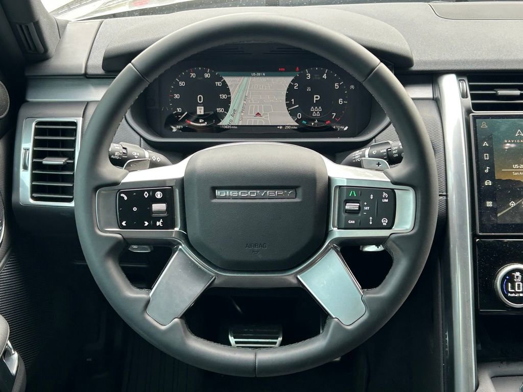 Used 2024 Land Rover Discovery Dynamic SE image 45